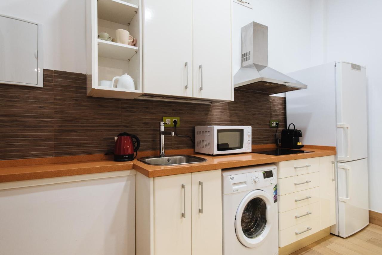 Hostly Rbh0 Modern Apartment Севілья Екстер'єр фото