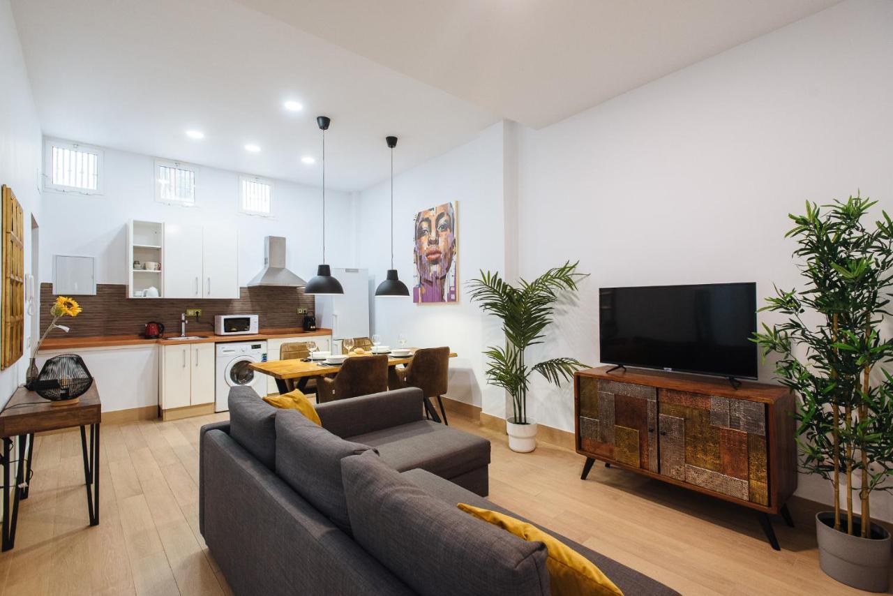 Hostly Rbh0 Modern Apartment Севілья Екстер'єр фото
